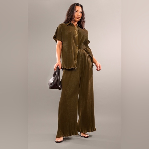 PrettyLittleThing Tops - Pretty Little Thing Olive Chiffon Plisse Oversized Set *Excellent Condition*